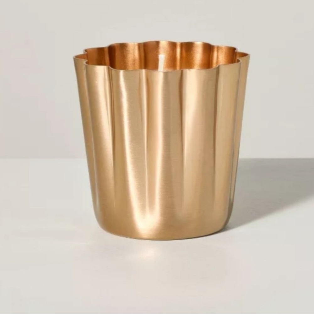 HEARTH & HAND NEW fireside spruce pleated brass Christmas candle -5.5pz